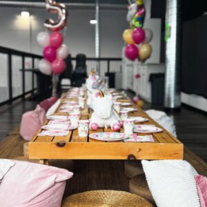 thrive gymnastics aurora ontario unicorn theme birthday party table 1